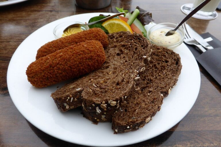 the-dutch-travel-advisor-private-tours-guide-holland-custom-made-tour-amsterdam-street-food-croquettes